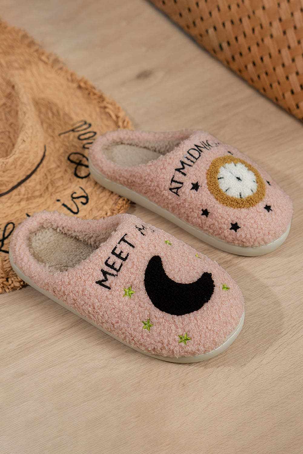 Light Pink Moon & Clock Pattern Fuzzy Winter Slippers